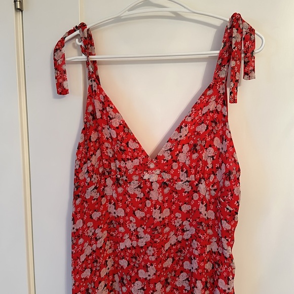 Red floral Dress - Picture 3 of 9